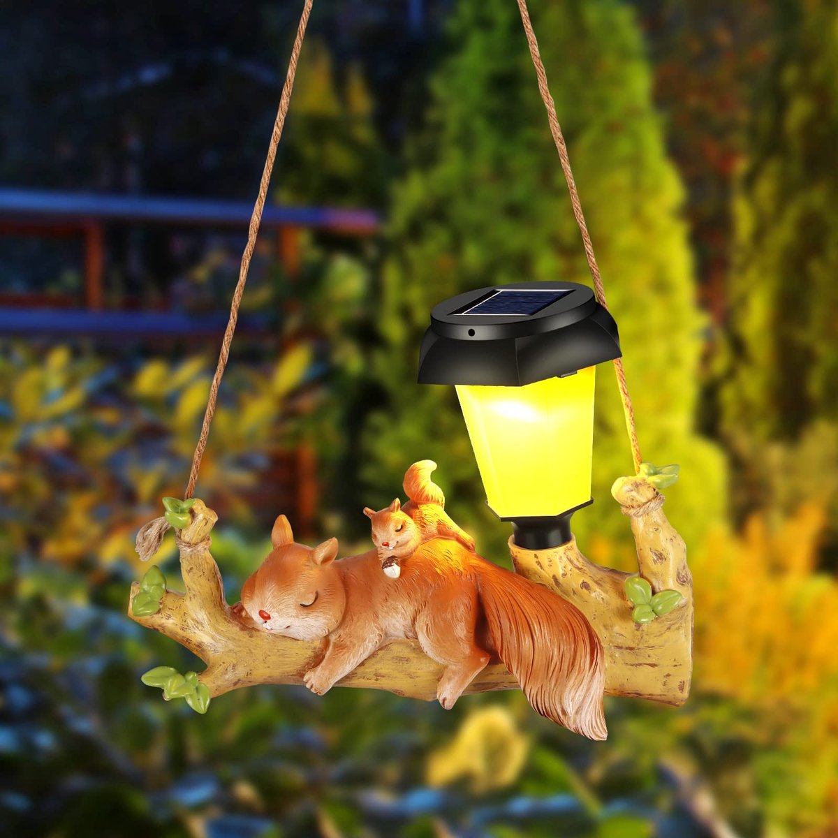 Omgoods - Zonne-energie Eekhoorn Tuin ornament met LED Lantaarn