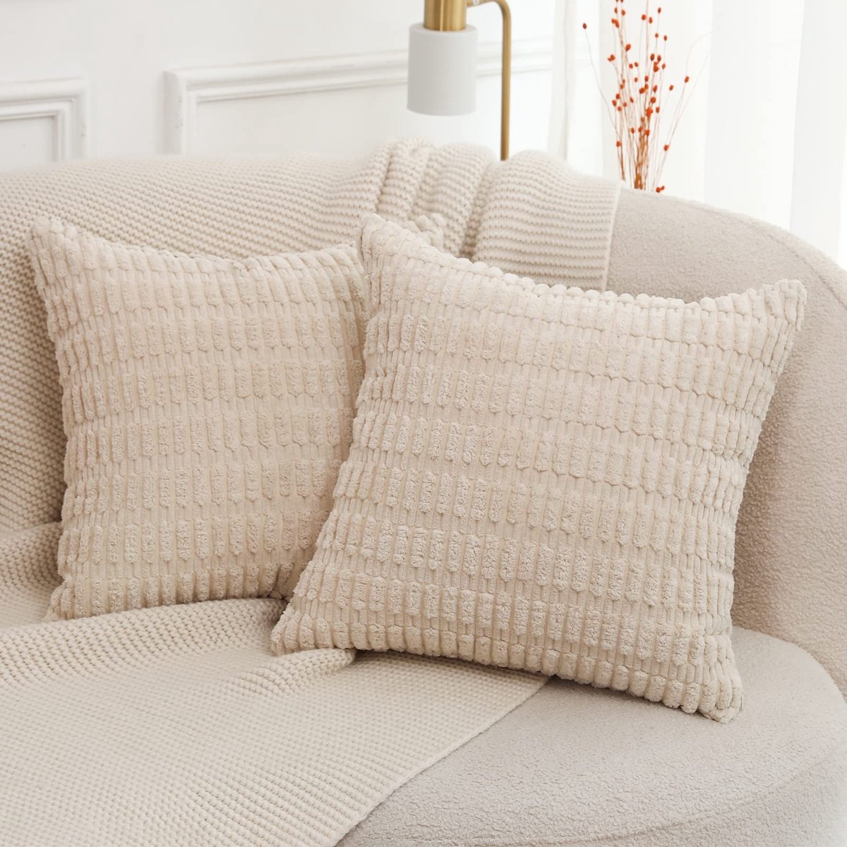 Omgoods - Set van 2 Beige Pluche Decoratieve Kussenhoezen 55 x 55 cm