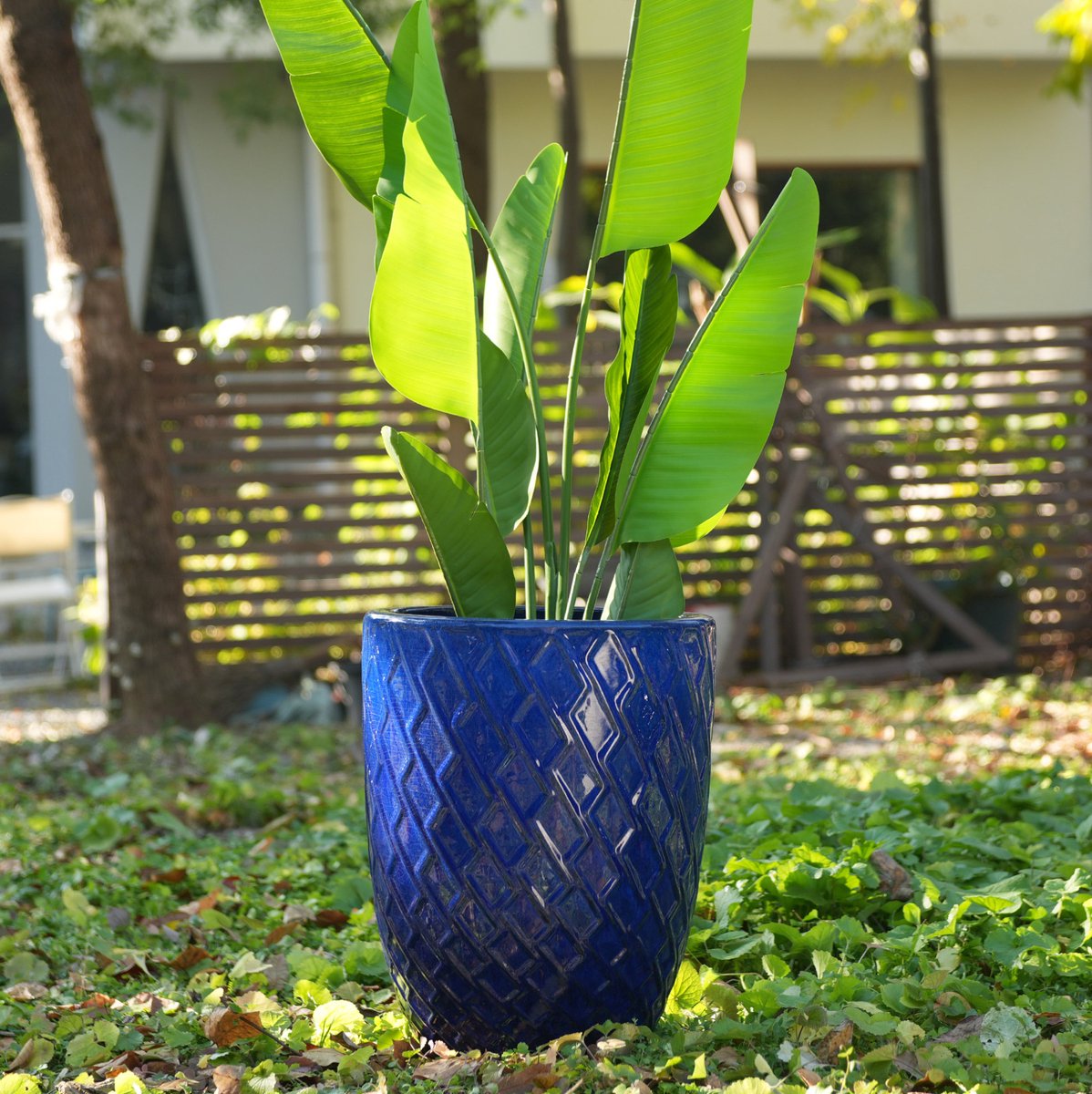 Bloempot Handgemaakt 42 Cm X 54 Cm Keramiek Koningsblauw Met Ruitpatroon Voor Binnen En Buiten Vorstbestendig En Met Afwateringsgat