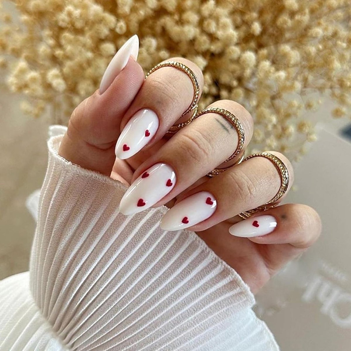 Thijox - 24 stuks Amandel French Press On Nails, Melkwit Kunstnagels met Rood Liefdesdesign, Effen Acryl Valse Nagels voor Vrouwen, Volledige Dekking,