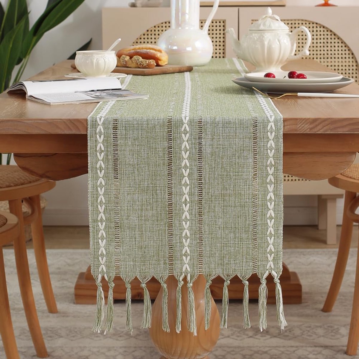 Meioro Moderne tafelloper, tafelkleed 33 x 200 cm met handgemaakte kwastjes, vintage strepen, tafeldecoratie voor binnen en buiten, keuken, lunch, thuis, feest (saliegroen)