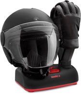 Zwarte schoenendroger met zwarte helm en zwarte handschoenen, met rode accenten.