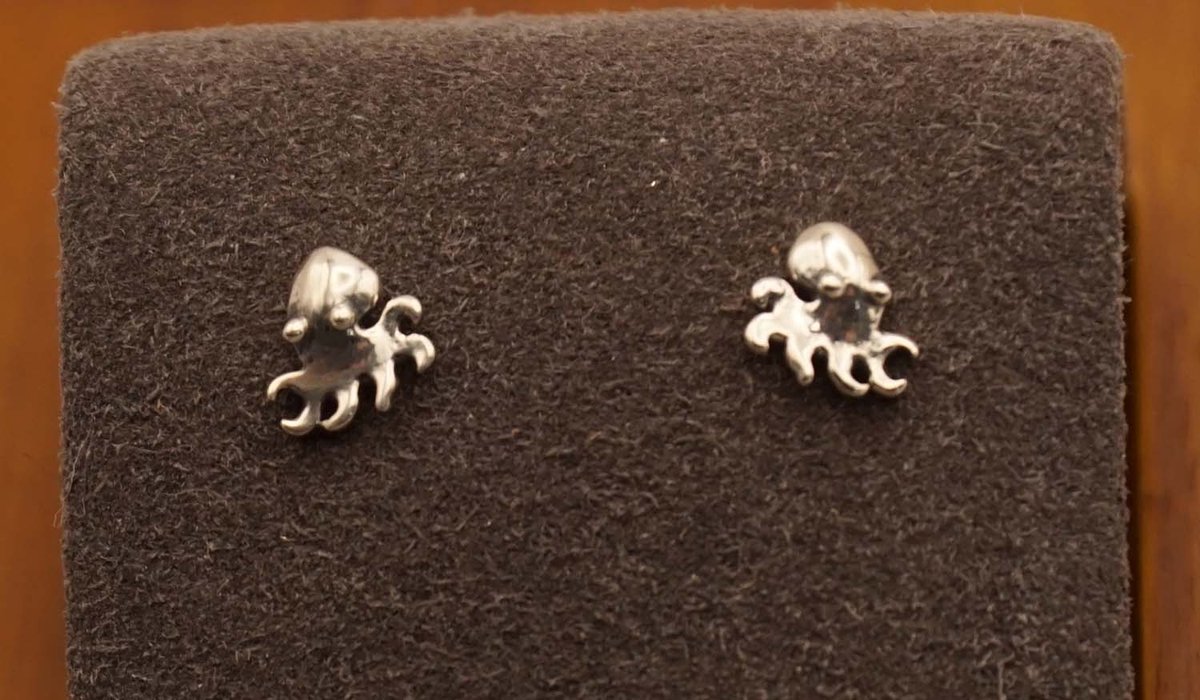 Sterling zilveren oorknopjes octopus - kleine inktvis oorknoppen gemaakt van 925 zilver - zilveren oorknopjes inktvissen - zeedieren zilveren oorstekers - zilveren oorknop van zeeleven