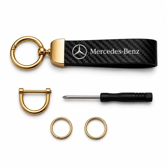 Porte-clés Mercedes-Benz avec texture carbone et clip/anneaux dorés, avec un tournevis et des anneaux supplémentaires.