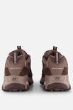 Achterkant van bruine Skechers D'LITES sneakers met roze accenten en een S-logo op de zool.