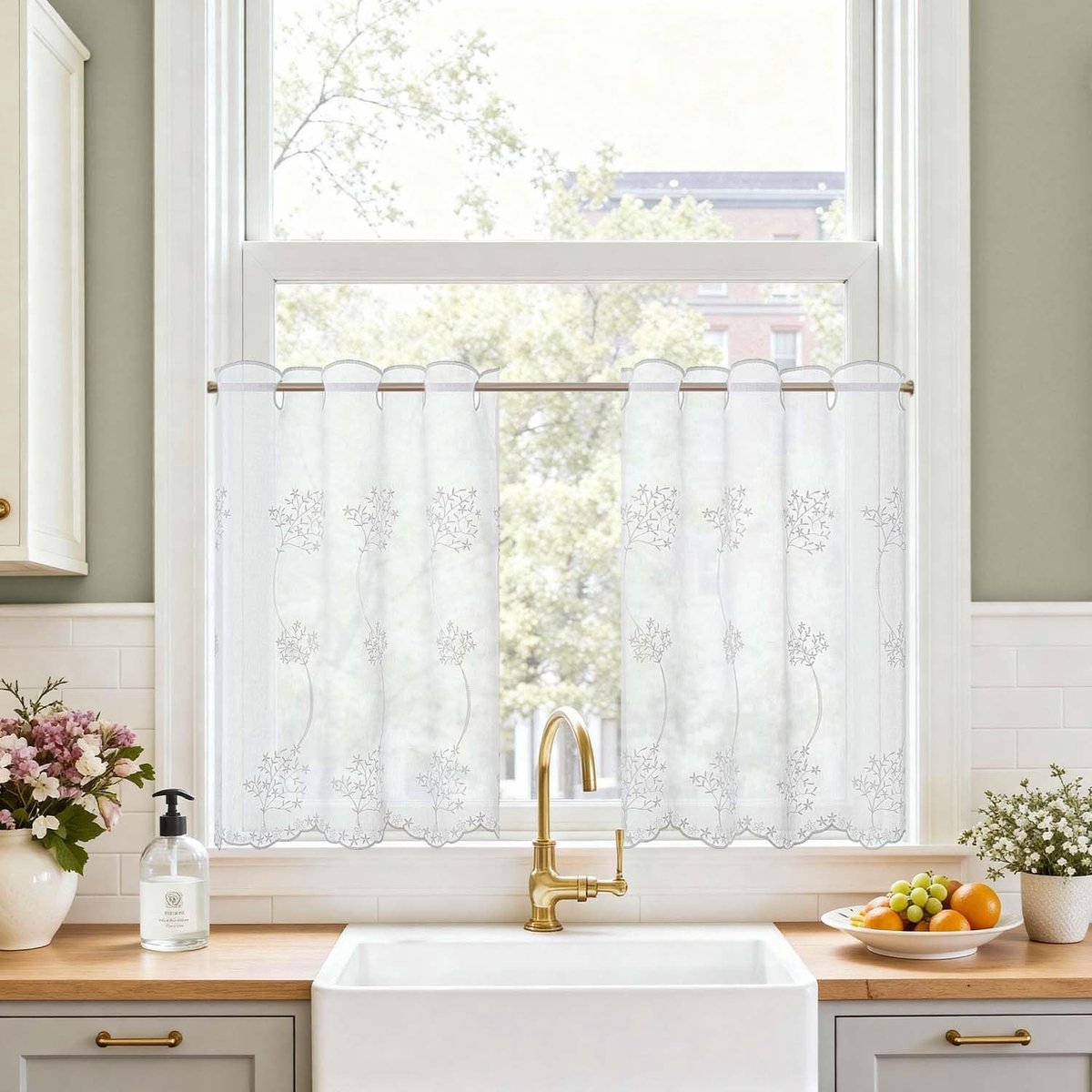 Keukengordijnen 61 cm lang, geborduurde bloemen witte korte cafégordijnen, licht filtering oogje kort gordijn 2 panelen voor slaapkamer, woonkamer, kastbasis, gootsteen, B 66 cm x L 60 cm