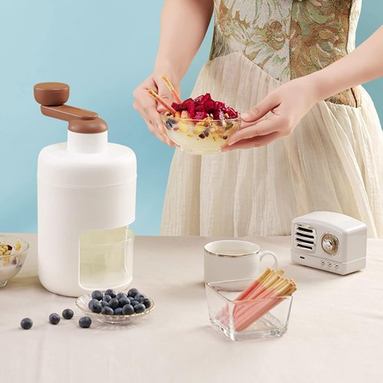 Ijsblokjesmachine - ijsmachine - Handmatige Ijsmachine voor Geschaafd Ijs - Premium Ijsbreker - met Roestvrijstalen Messen - Sneeuwkegel en Slush Maker - met Antislipbodem - Handbediende Ijs Crusher - voor Smoothies en Cocktails - Wit — afbeelding 5