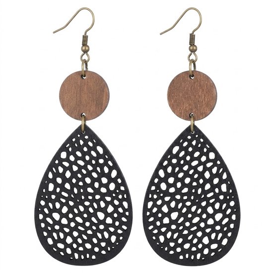 Grandes boucles d'oreilles noires en bois en forme de goutte avec un motif ajouré, pendantes à des crochets dorés.