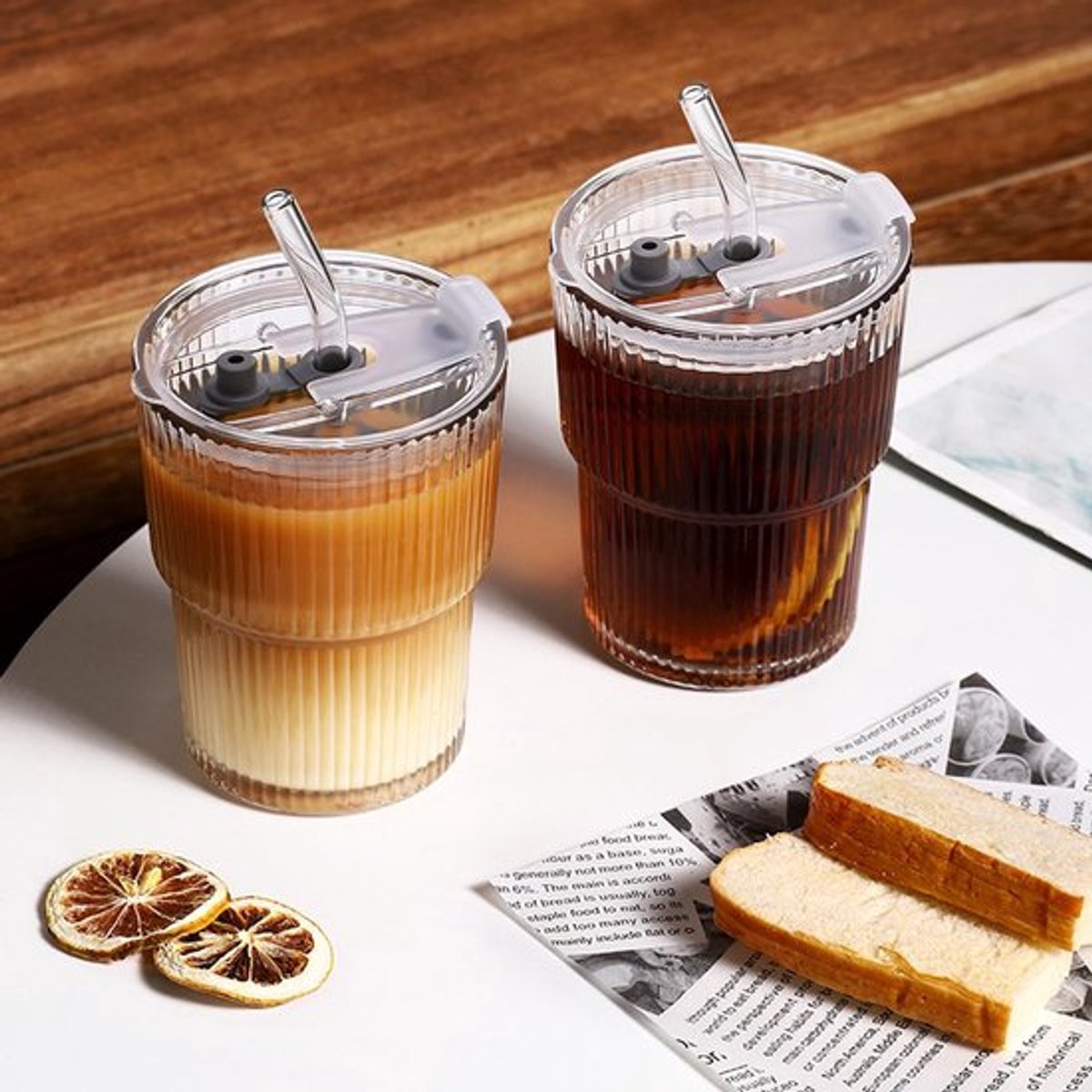 MTTProducts - Beker met lid en stokje - Dichtvallend