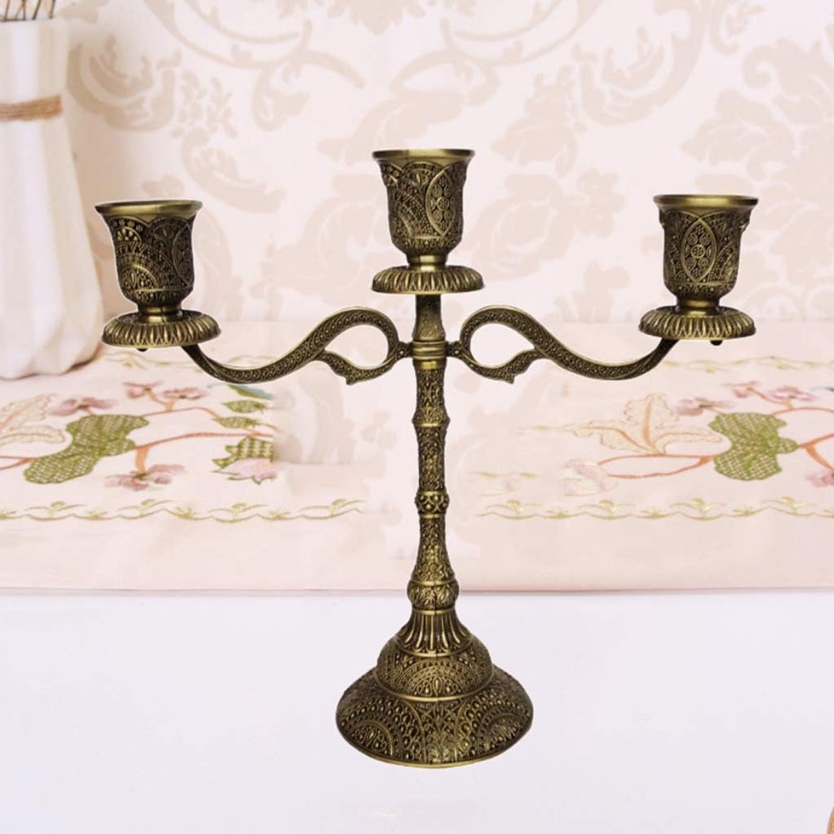 Kaarsenhouder Kandelaar - Metalen Decor - Feestelijke Sfeer - Antiek Europees Design - 3 Tak Brons - Brons