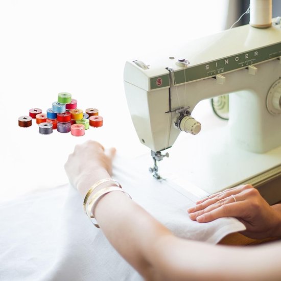 Set van 60 Transparante Universele Plastic Spoelen voor Naaimachines - Ideaal voor Quilten, Borduren en Creatief Naaiwerk — afbeelding 2