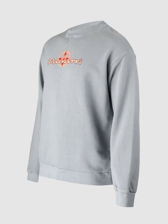 Lichtblauwe trui met 'Brunotti'-logo, gedraaid op een grijze achtergrond.