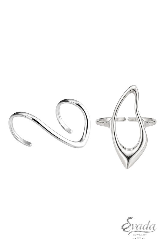 Deux bagues en argent: une bague ouverte à forme abstraite et une bague ouverte ondulée.