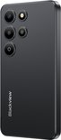 Zwarte smartphone, schuin van achteren gezien, met 4 camera's en logo.