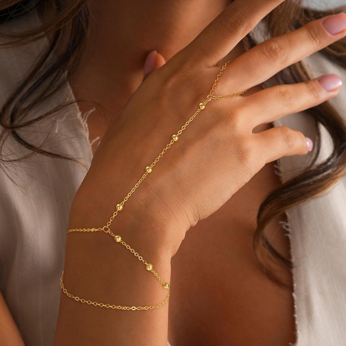 SnelShoppen - Gouden Handketting met Vingerring en 14K Vergulde Ringarmband - Verstelbaar, Trendy Sieraden voor Bruiloft, Feest en Festival
