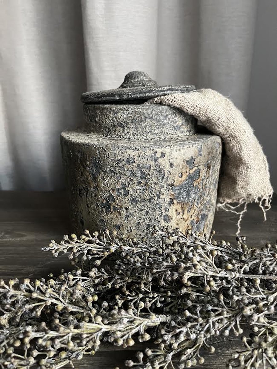 Landelijke stenen voorraad pot met deksel- stoer sober- woondecoratie- sfeervol- Moederdag- Kerst- Sint
