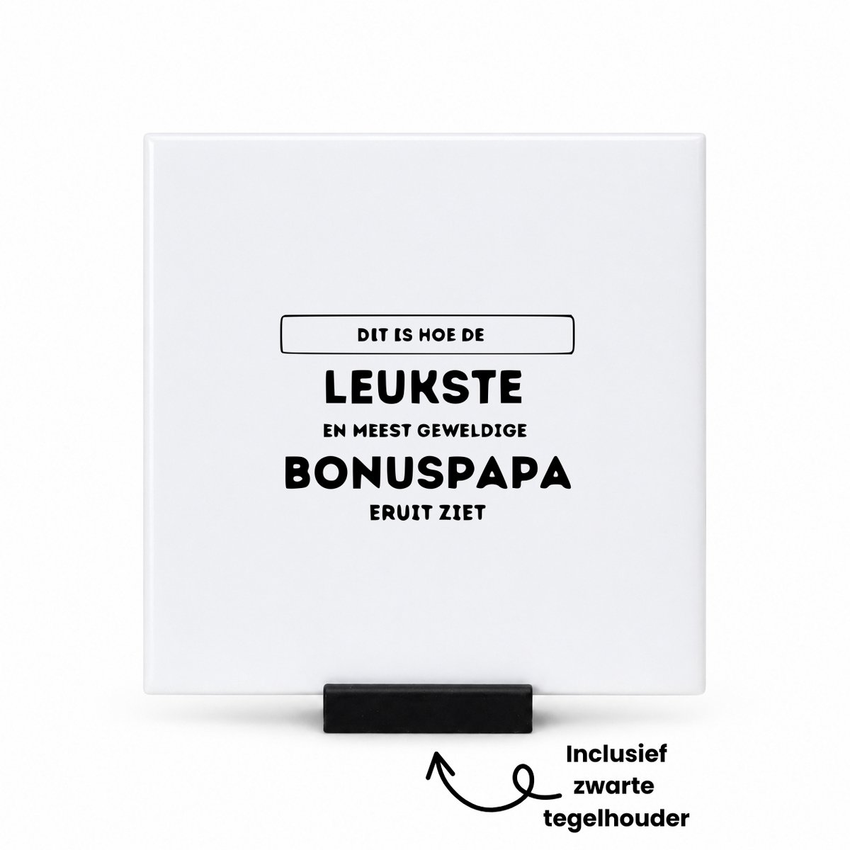 Hacebo Dit is hoe de leukste en meest geweldige bonuspapa eruit ziet tegeltje met tegelhouder - Bonusvader - Familie mensen met een bonuspapa - tegeltjes met tekst - Vaderdag - Cadeau - spreuktegels - 10.8x10.8 CM Wit