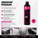 Fles met spuitmond voor "Snow Foam", 500 ml. Zwarte fles met roze en geel label. Toont de toepassing van schuim op een auto.