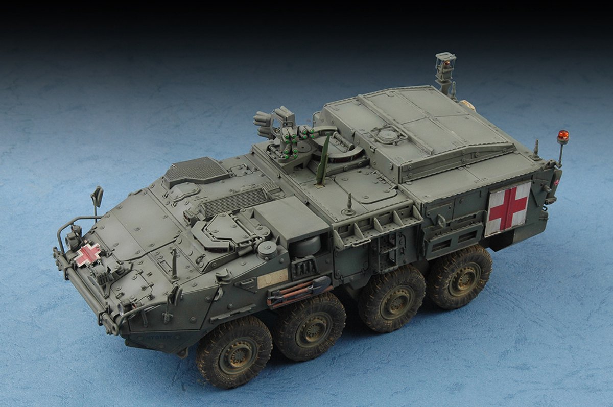 Trumpeter Modelbouwpakket Militaire voertuigen - 07428 General Dynamics M1133 Stryker Medical Evacuation Vehicle Early - Amerikaans Pantservoertuig Plastic - 1:72 - Modelbouw