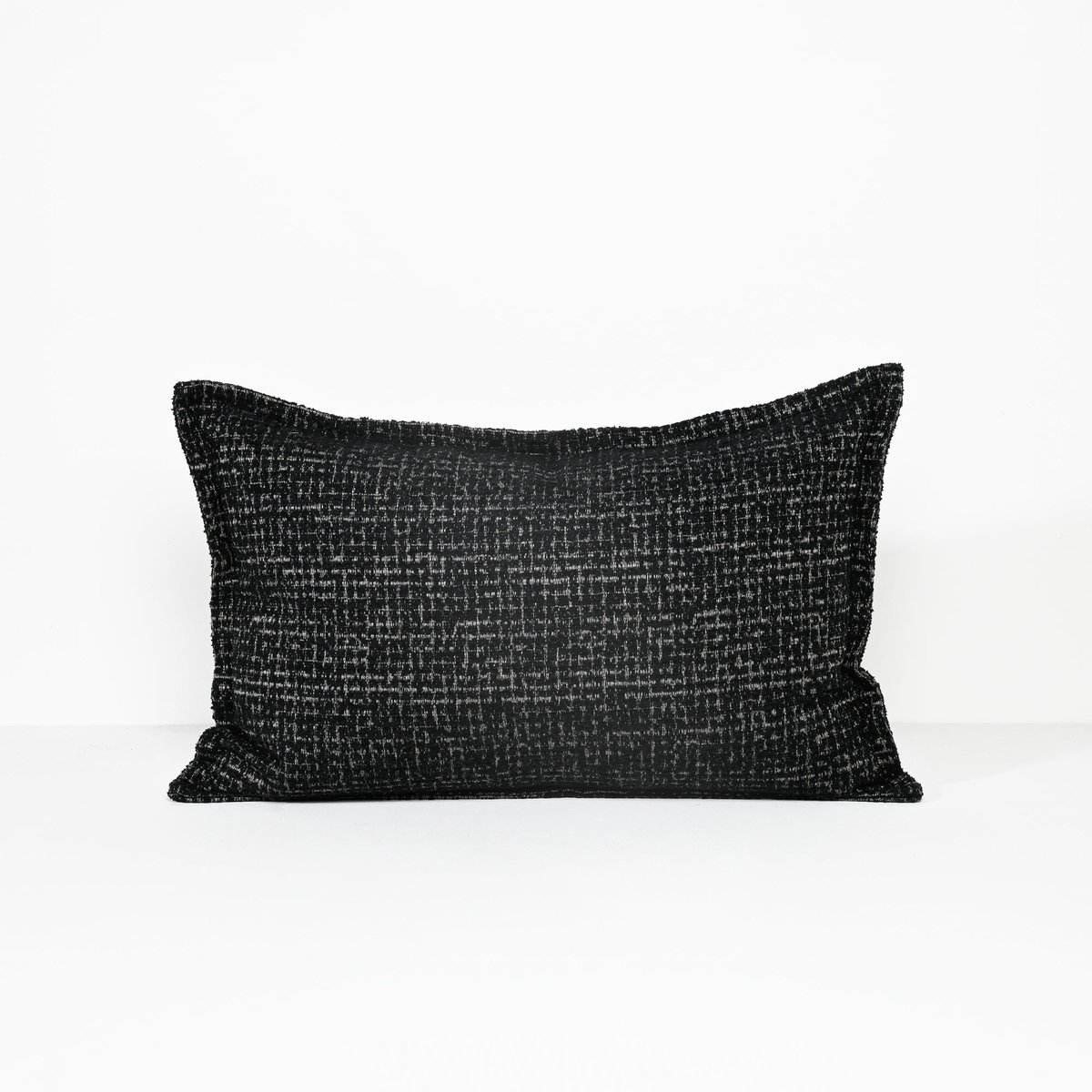 Darcy & Duke Dark Sable - Sierkussen - 40 X 60 Zwart