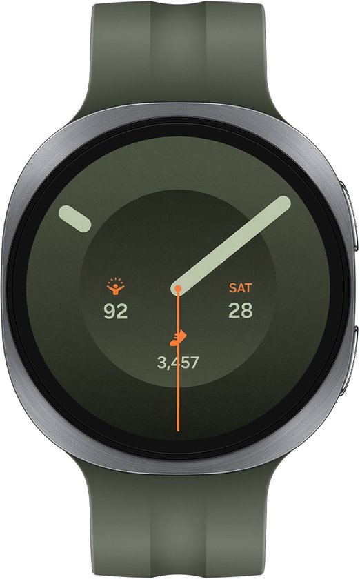 Close-up van de groene smartwatch wijzerplaat. Toont de tijd, dag, datum, 92 stappen, batterij-icoon.