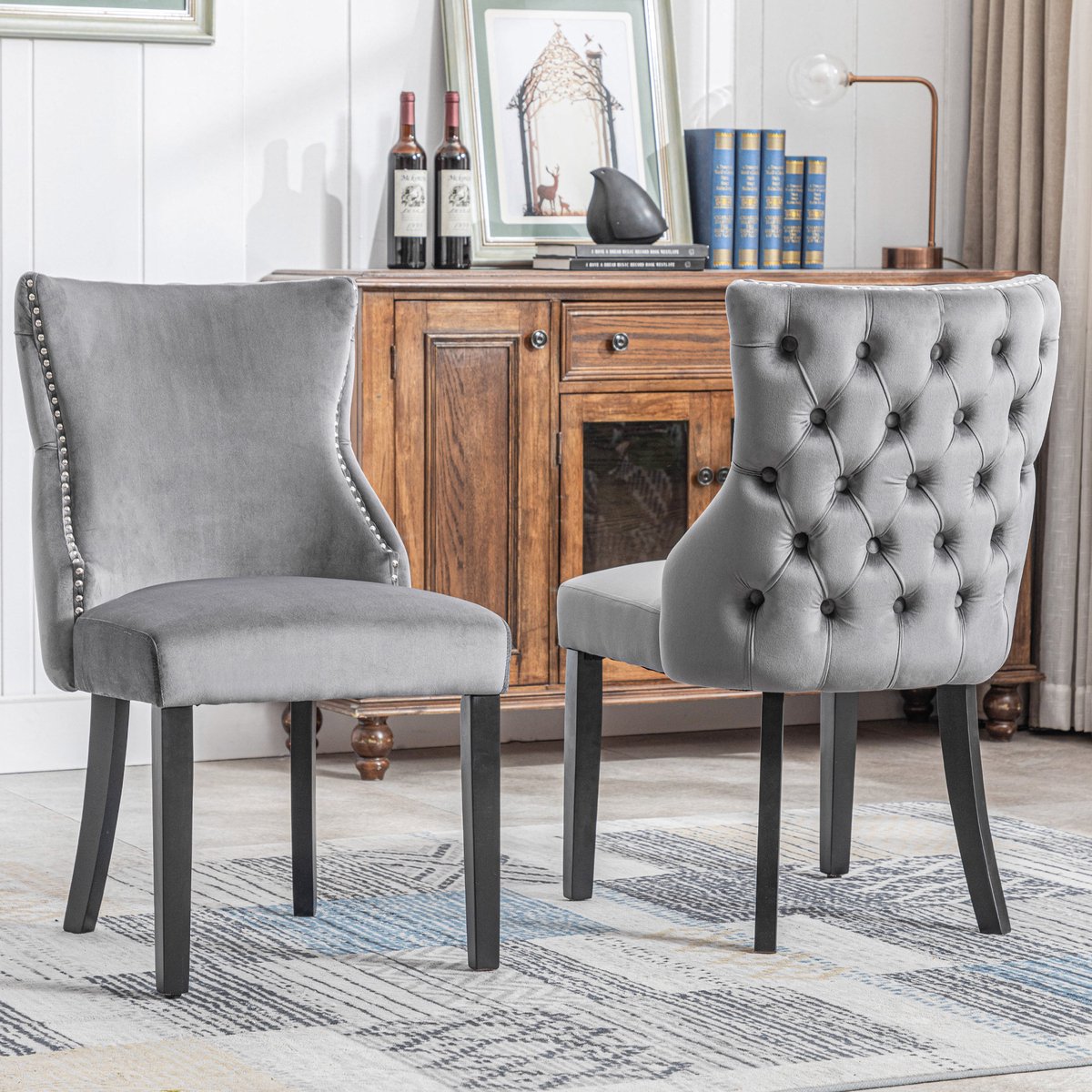 MEUNIQ eetkamerstoel set van 2 in grijs velvet met knopenstepping, hoge rugleuning en houten onderstel, gepolsterde zitting en rug voor eetkamer of woonkamer