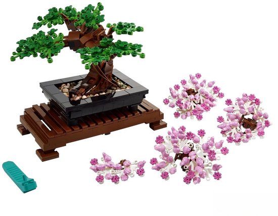 LEGO Bonsaiboompje van bruine en groene stenen, met roze bloesemtakken en een houten standaard.