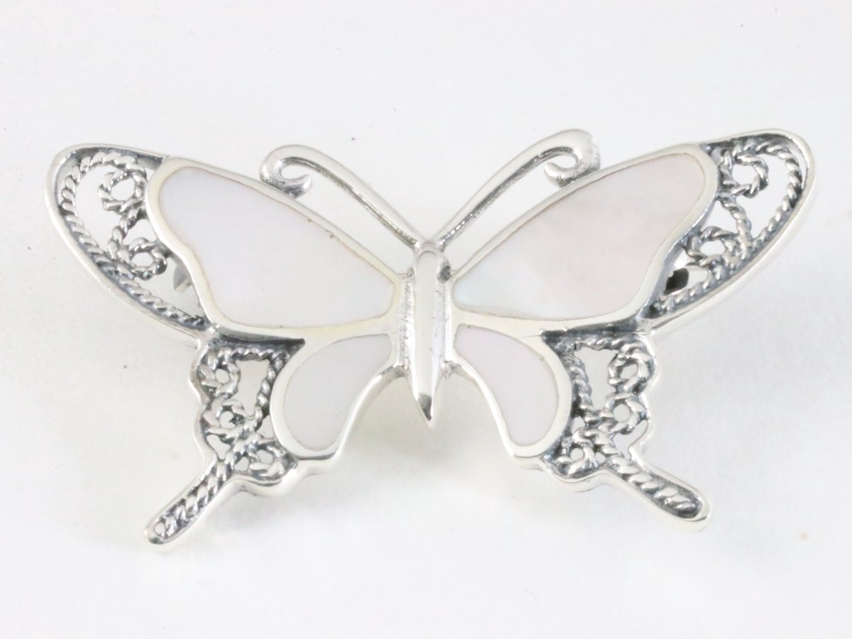 Zilveren vlinder broche met parelmoer