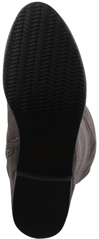 Zool van de donkergrijze suède overknee laars met een zwart, gegroefd profiel.