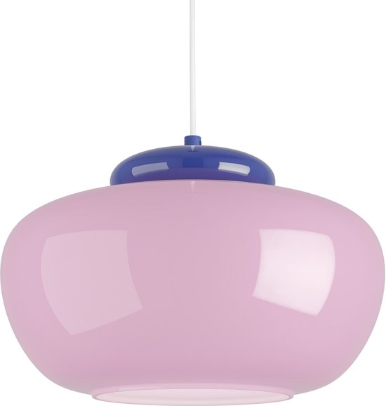 Roze glazen hanglamp met blauw accent bovenaan.
