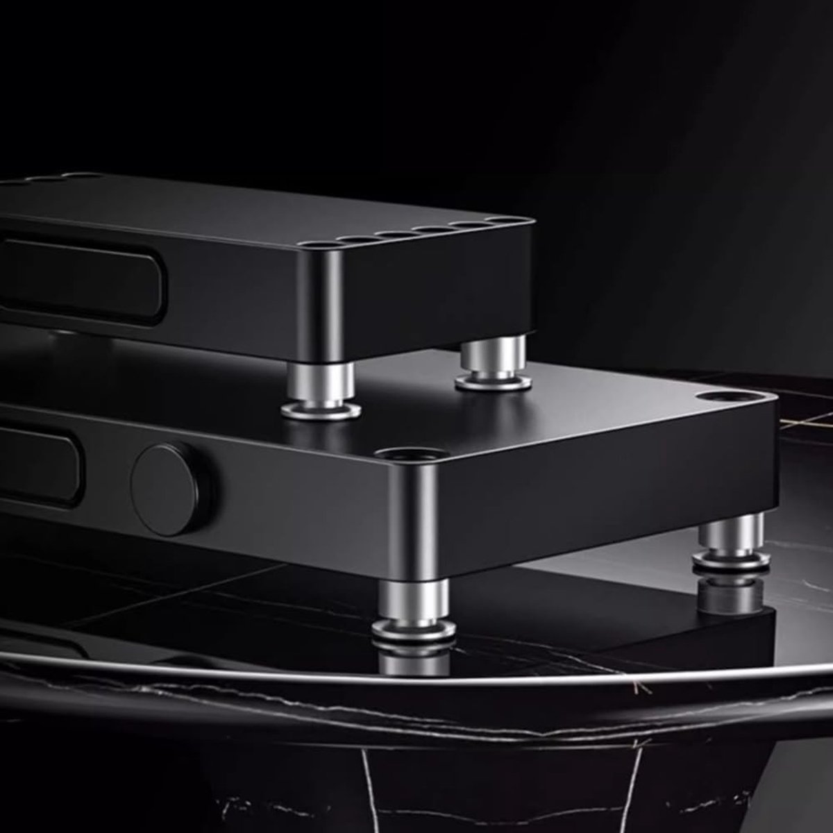 Aluminium luidsprekerspikes met schokdempende veerpad voor podiumluidsprekers en verbeterde audio-prestaties en geluidsisolatie