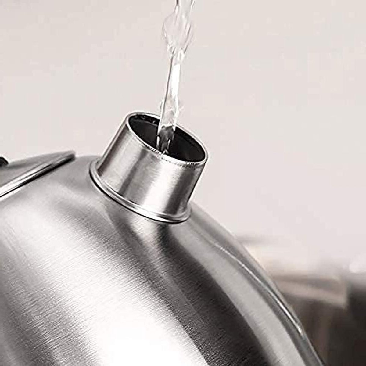 Fluitketel Roestvrijstaal - Waterketel Kookplaat - Thee Zetten - Universeel Geschikt - 2.5L Capaciteit - Zilverkleurig