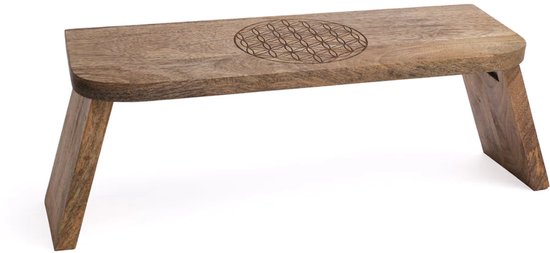 Houten meditatiebankje met pootjes en een 'Bloem des Levens'-motief.
