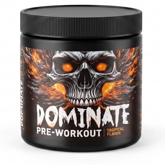 Dominate pre-workout poeder pot. Zwart met tropische smaak, schedel met vlammen en oranje gloeiende ogen. 'DOMINATE PRE-WORKOUT TROPICAL FLAVOR'.