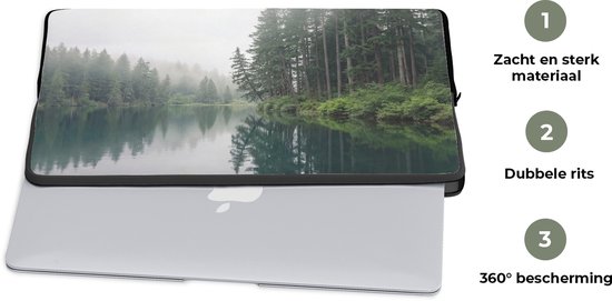 Laptophoes 13 inch - Bergen - Meer - Bos - Laptop sleeve - Binnenmaat 32x22,5 cm - Zwarte achterkant