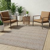 Detail van de poolhoogte van 6 mm van het bruine en beige geweven tapijt.