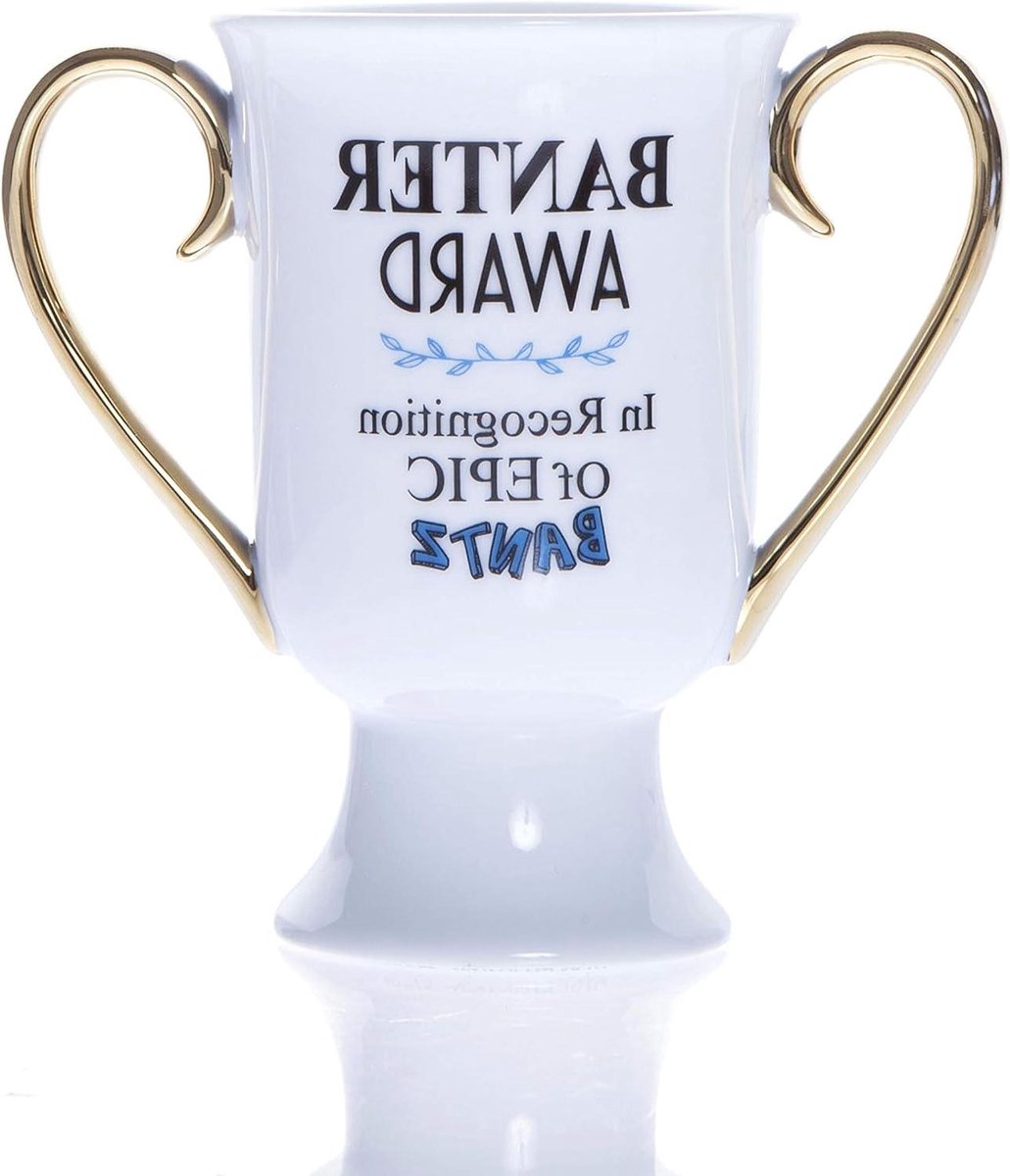 Trofee mok - Beker met opschrift - Cadeau geven - Unieke trofee vorm - 10 Ounces - Wit en goud