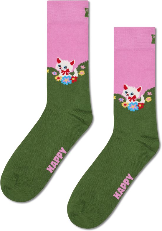 Groene sokken met roze boord, met een witte kat in een bloemenveldje en "HAPPY" tekst.