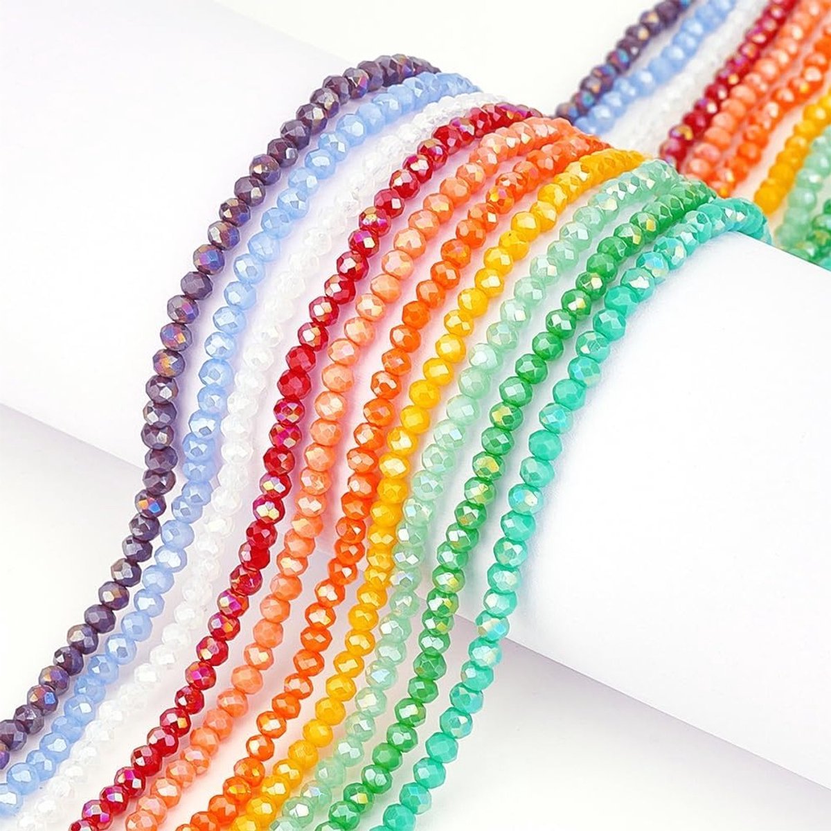 1400 Stuks 3.5mm Kristal Glazen Kralen in 10 Kleuren voor Armband en Ketting DIY Sieraden, Inclusief 10 Houder(s)