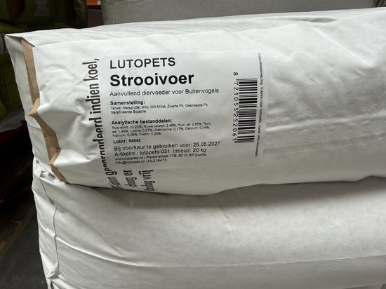 Lutopets Strooivoer voor Buitenvogels. Zak met informatie over samenstelling en analytische bestanddelen.