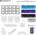 Inhoud van het Connetix Ball Run Galaxy Pack: 61 magnetische tegels in paars, blauw, grijs, witte ballen en bouwonderdelen.