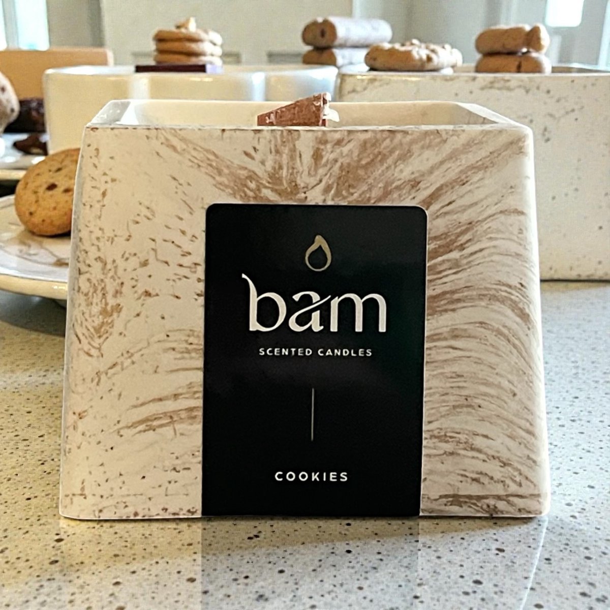 Bam Cookies Geurkaars in Goud Gemarmerd Vierkant Potje met Houten Wiek - Handgemaakt in België -kaars op basis van zonnebloemwas - cadeau - vegan brons gemarmerd