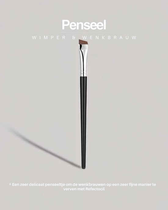 Fijn puntig penseel met zwart handvat en zilveren metalen dop, voor het aanbrengen van wimper- en wenkbrauwverf.