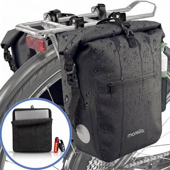 Sacoche de vélo noire et imperméable avec logo "morelia.", couverte de gouttes d'eau, fixée à un vélo. Un cercle montre une housse pour ordinateur portable et des feux arrière.