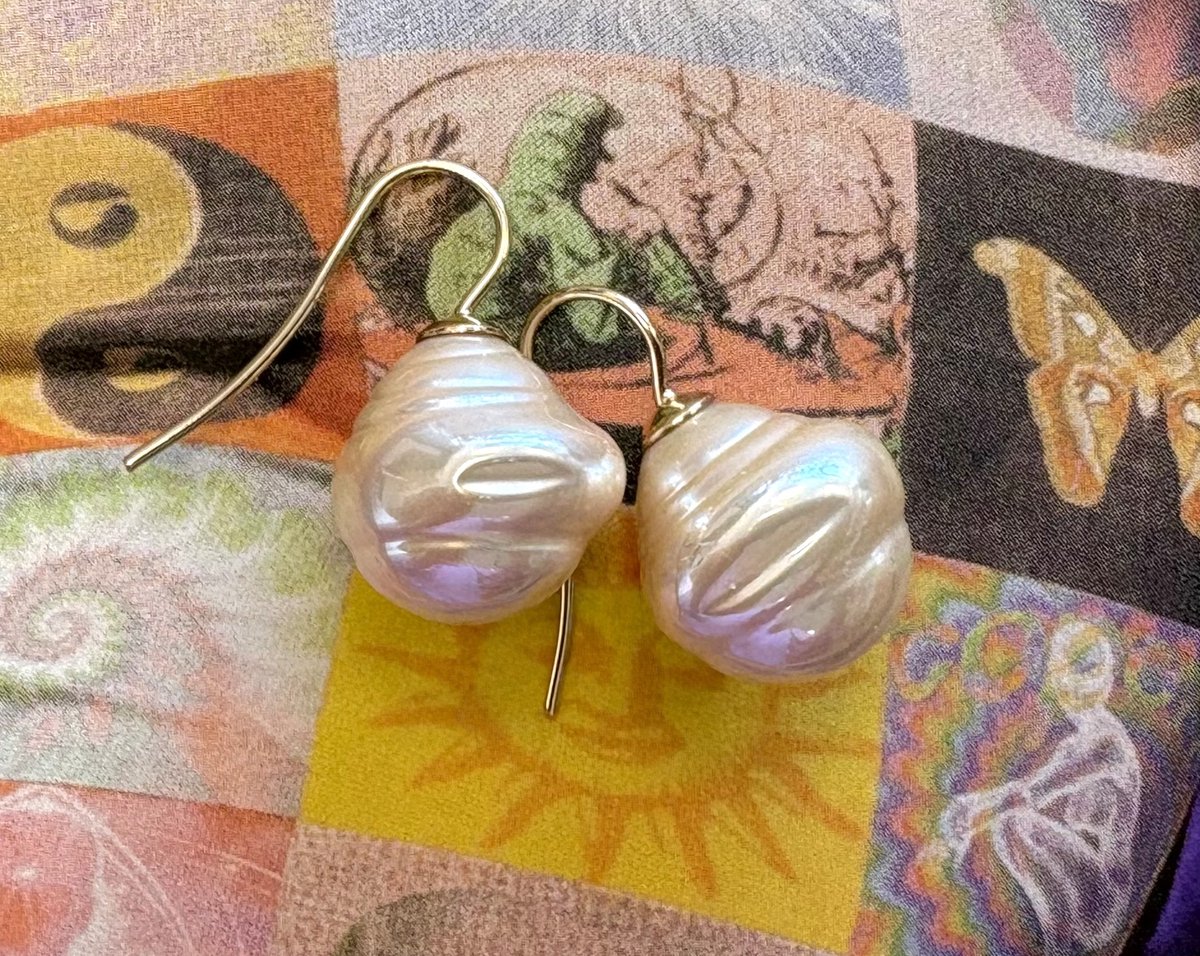 Barok parel oorbellen champagne/goud