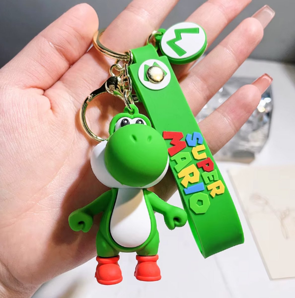 Pradeo - Alternatieve Sleutelhanger Van Yoshi - Super Mario - Hard Siliconen - Cadeau Voor Volwassenen en Kinderen - Geschenk Voor Verjaardagen en Feestdagen - Cadeautje Voor Hem & Haar - Key Chain