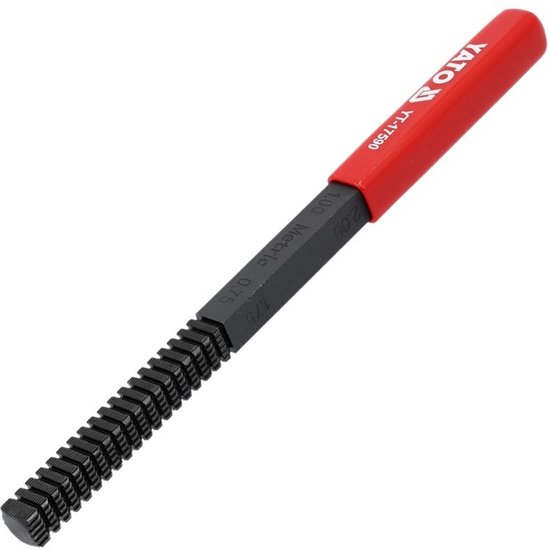 Gereedschap met rode grip en zeskantige schacht met fijne kartels. De schacht heeft de tekst '1.00 Metric 0.75 1.25 1.50 1.75 2.00 2.50'.