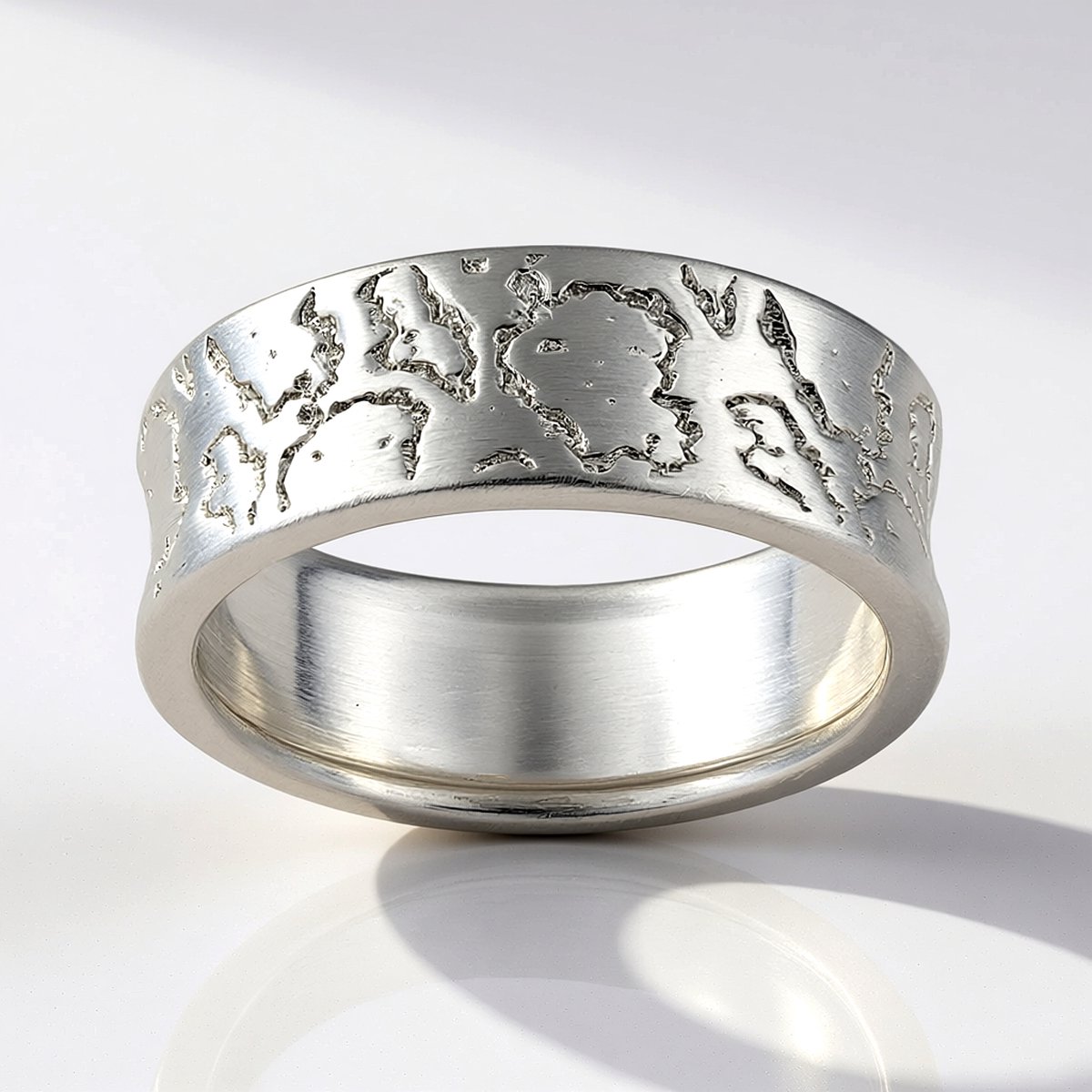 Cavill - Zilveren Ring - 925 Sterling Zilver Geplatineerd - Elegante Brede Damesring - Monosono Collectie - Handgemaakt 19x19 mm