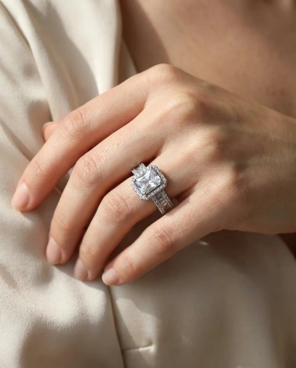 Dorvina Dames Ring Zilverkleurig Vierkant Baguette Zirkonia Verstelbaar Tek Steen Model