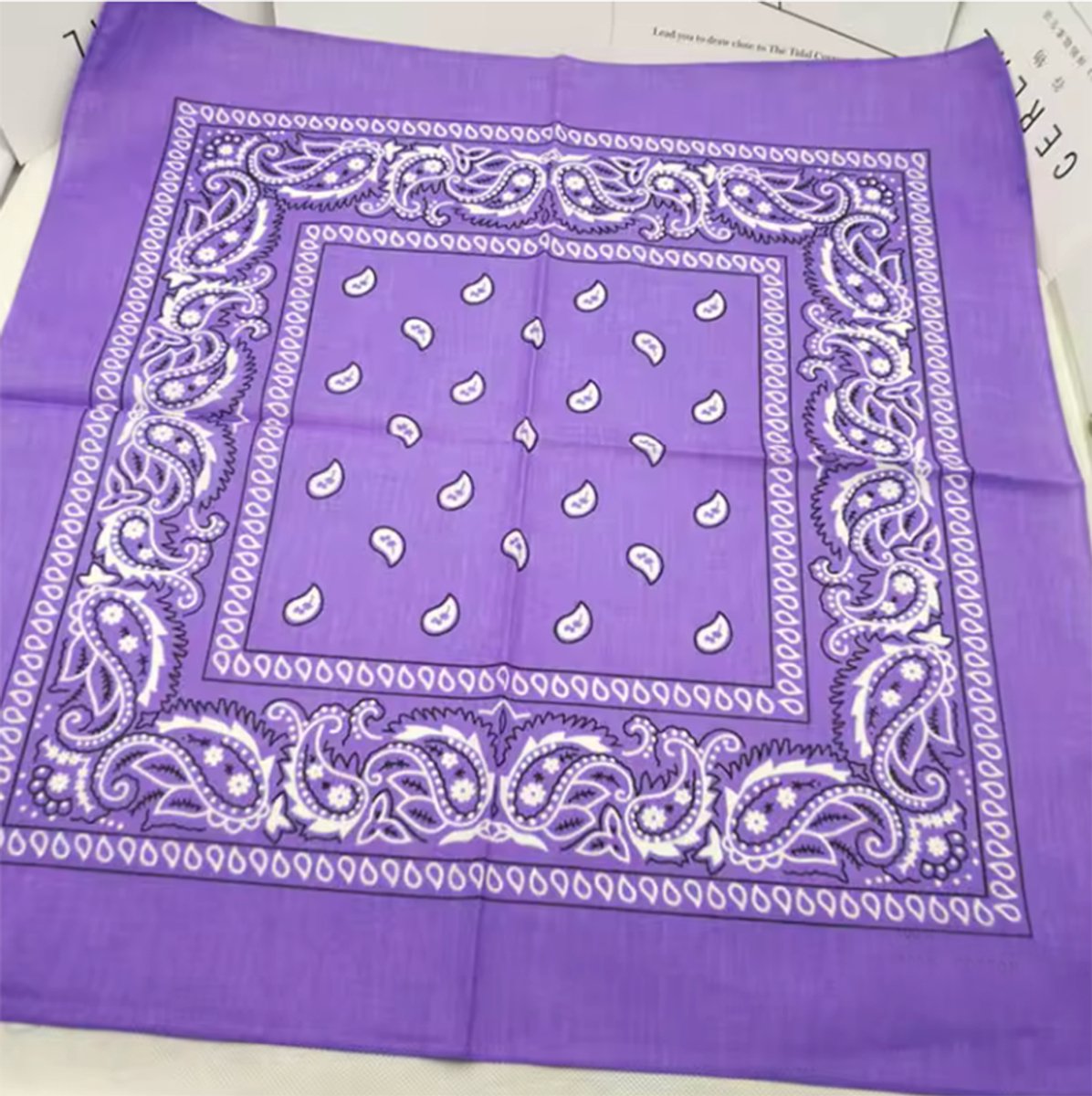 Paarse Bandana - Paisleyprint shawltje - 50/50CM - Paarse sjaal - Bandana - Polyester - CHPN